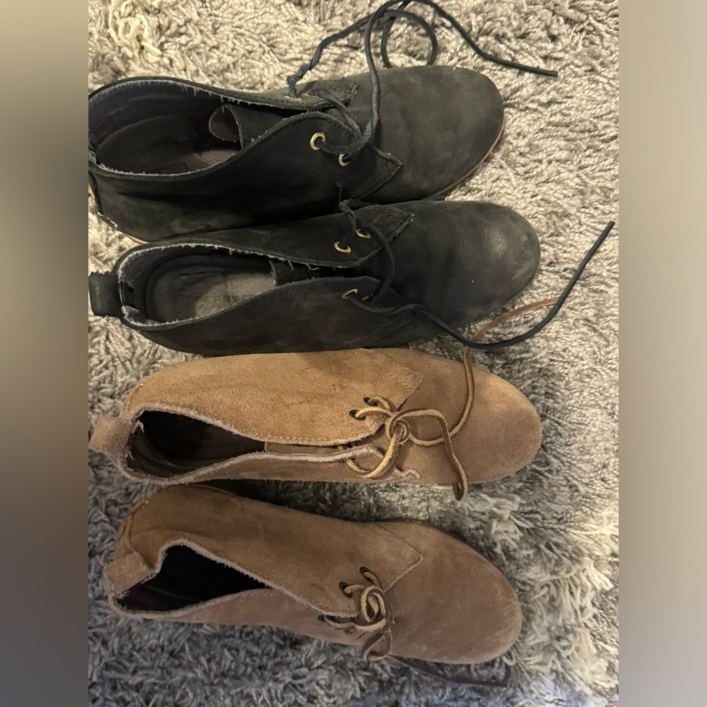 Two pairs of sperry wedge tie shoes